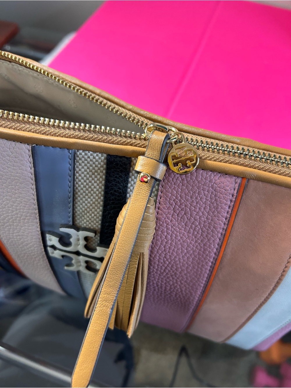 Tory Burch White Slide Sandals with Pink Logo and Striped Wristlet - Picture 11 of 16
